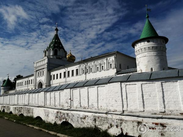 Экскурсия в Свято-Троицкий Ипатьевский монастырь (Россия, Кострома) фото