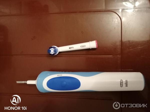 Электрическая зубная щетка Oral-B BRAUN фото