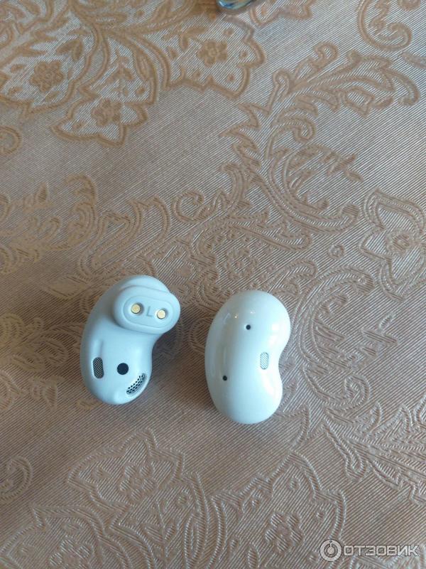 Беспроводные наушники Samsung Galaxy Buds Live фото
