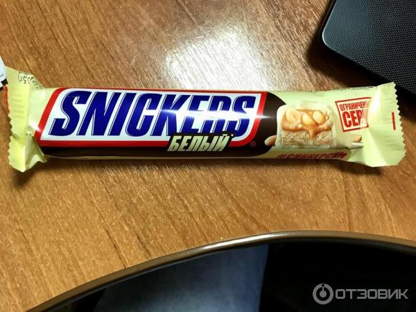 Сникерс батончик белый. Батончик snickers белый, 81 г. Snickers White батончик. Snickers белый шоколад. Сникерс маленький.