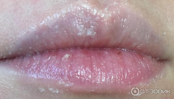 Скраб для губ Caring lip peeling Coconut kiss essence фото