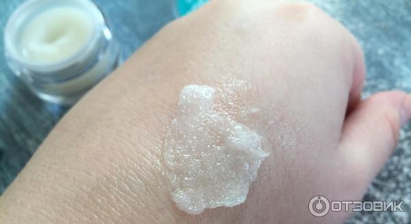 Скраб для губ Caring lip peeling Coconut kiss essence фото