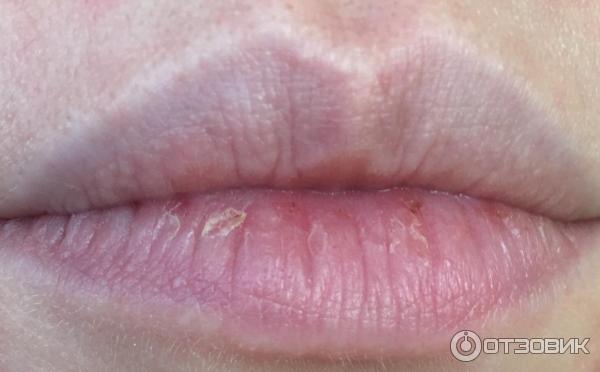 Скраб для губ Caring lip peeling Coconut kiss essence фото