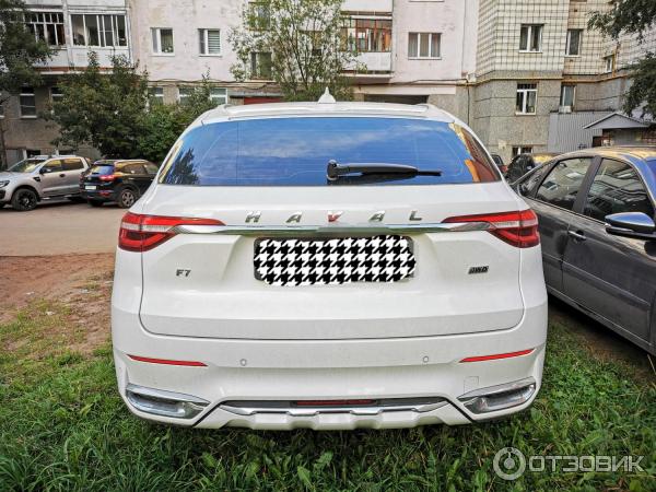 Автомобиль Haval F7 кроссовер фото