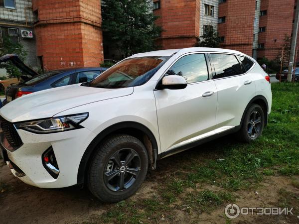 Автомобиль Haval F7 кроссовер фото