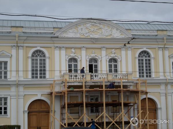 Пешая прогулка по набережной Невы на Васильевском острове (Россия, Санкт-Петербург) фото