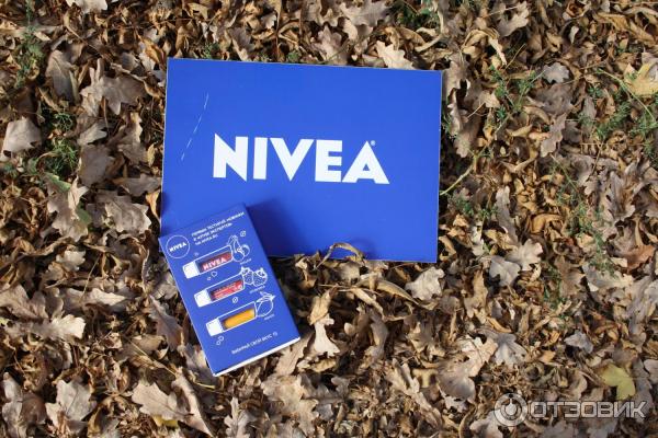 Бальзамы для губ NIVEA таю на губах фото