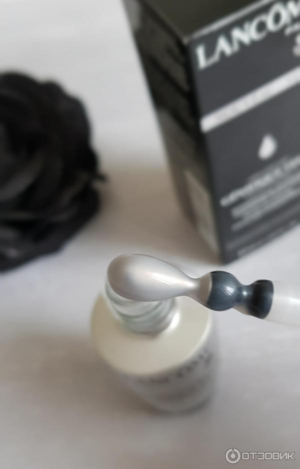 Активатор молодости для кожи вокруг глаз Lancome Genifique Yeux Light-Pearl фото