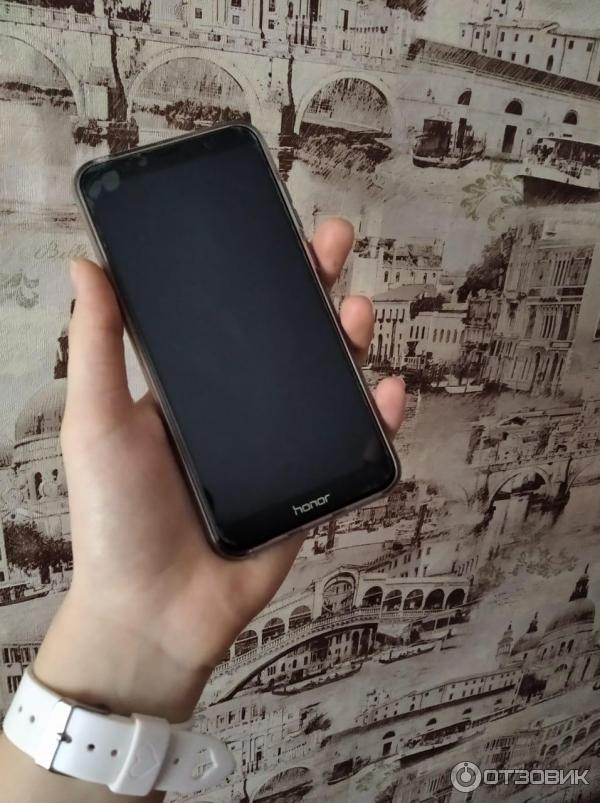 Смартфон Huawei Honor 7C фото