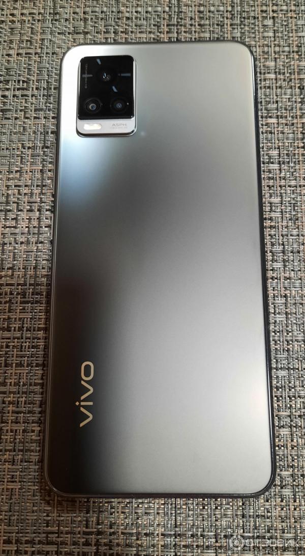 Смартфон Vivo V20 фото