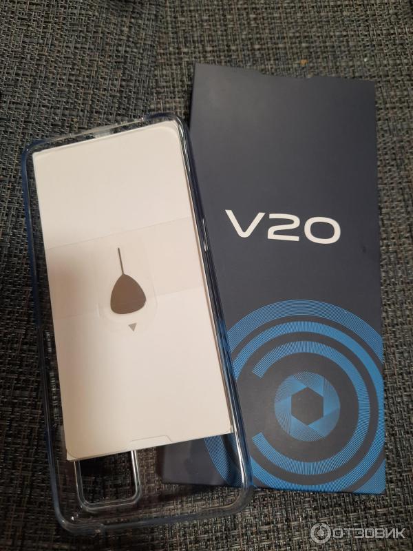 Смартфон Vivo V20 фото