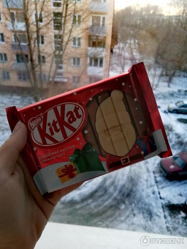 KitKat Senses Christmas Edition Молочный и белый шоколад со вкусом корицы с хрустящей вафлей фото