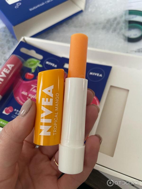 Бальзамы для губ Nivea фото