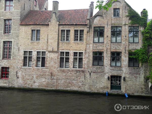 Канал в Брюгге(Brugge)в Бельгии