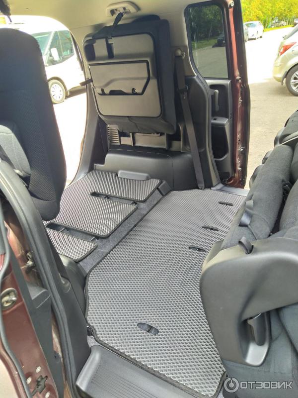 Автомобиль Honda Freed минивэн фото