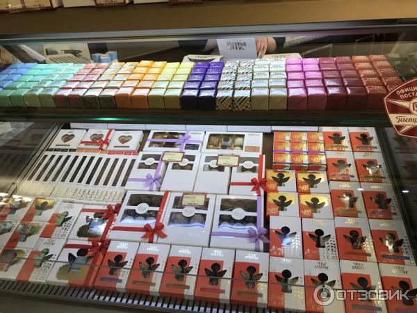 Гум шоколад гастроном 1. Гастроном № 1, москва, красная площадь, 3. Мятные конфеты. Гум конфеты. Красители в жевательной резинке.