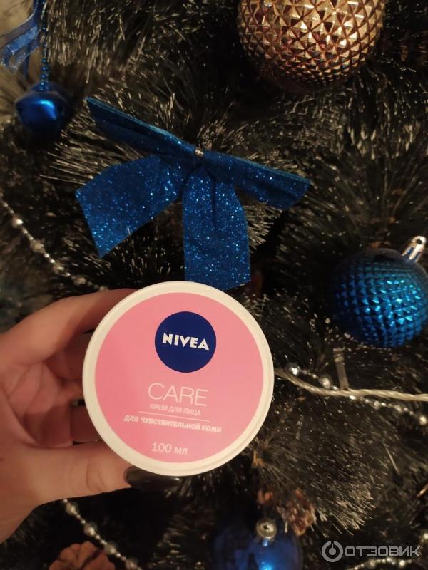 Увлажняющий крем Nivea Care для чувствительной кожи лица фото