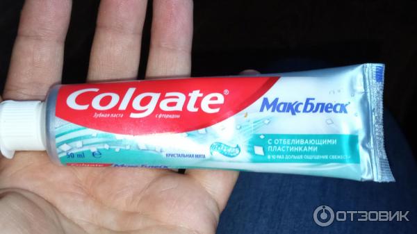 Зубная паста Colgate Макс Блеск с отбеливающими пластинками фото